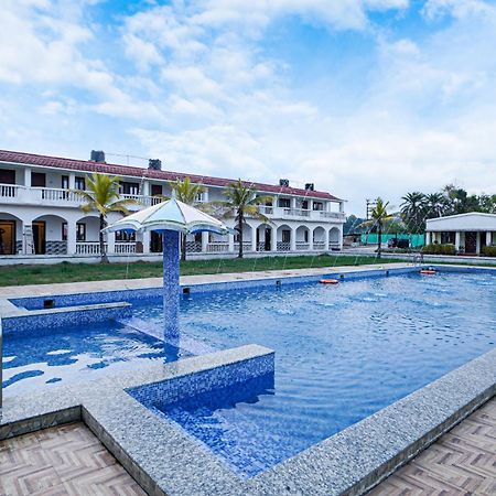 Silver Sand Eco Resort !! Beachfront !! With Biggest Pool And Huge Open Area !! Ideal For Weddings !! Couple Friendly !! Mandarmani Exteriér fotografie