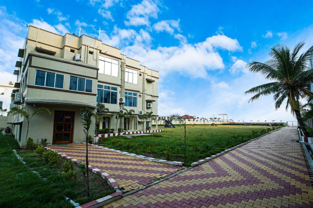 Silver Sand Eco Resort !! Beachfront !! With Biggest Pool And Huge Open Area !! Ideal For Weddings !! Couple Friendly !! Mandarmani Exteriér fotografie