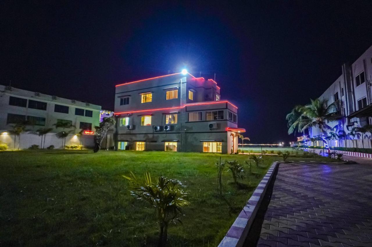 Silver Sand Eco Resort !! Beachfront !! With Biggest Pool And Huge Open Area !! Ideal For Weddings !! Couple Friendly !! Mandarmani Exteriér fotografie
