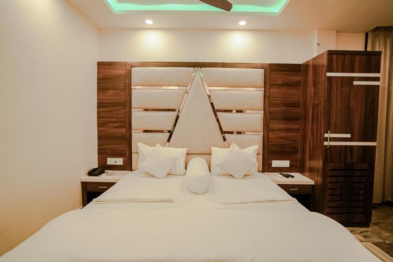 Silver Sand Eco Resort !! Beachfront !! With Biggest Pool And Huge Open Area !! Ideal For Weddings !! Couple Friendly !! Mandarmani Exteriér fotografie