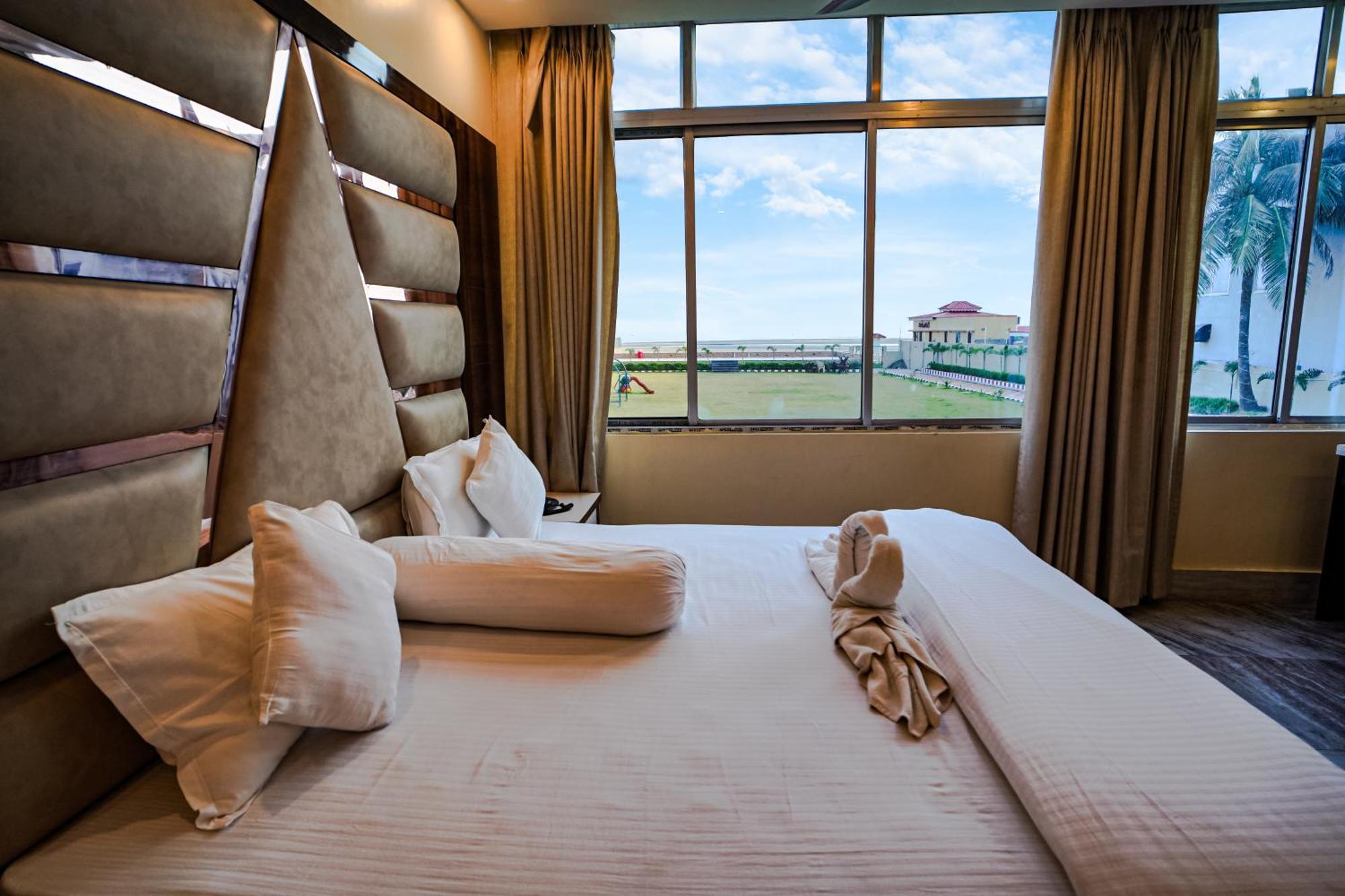 Silver Sand Eco Resort !! Beachfront !! With Biggest Pool And Huge Open Area !! Ideal For Weddings !! Couple Friendly !! Mandarmani Exteriér fotografie